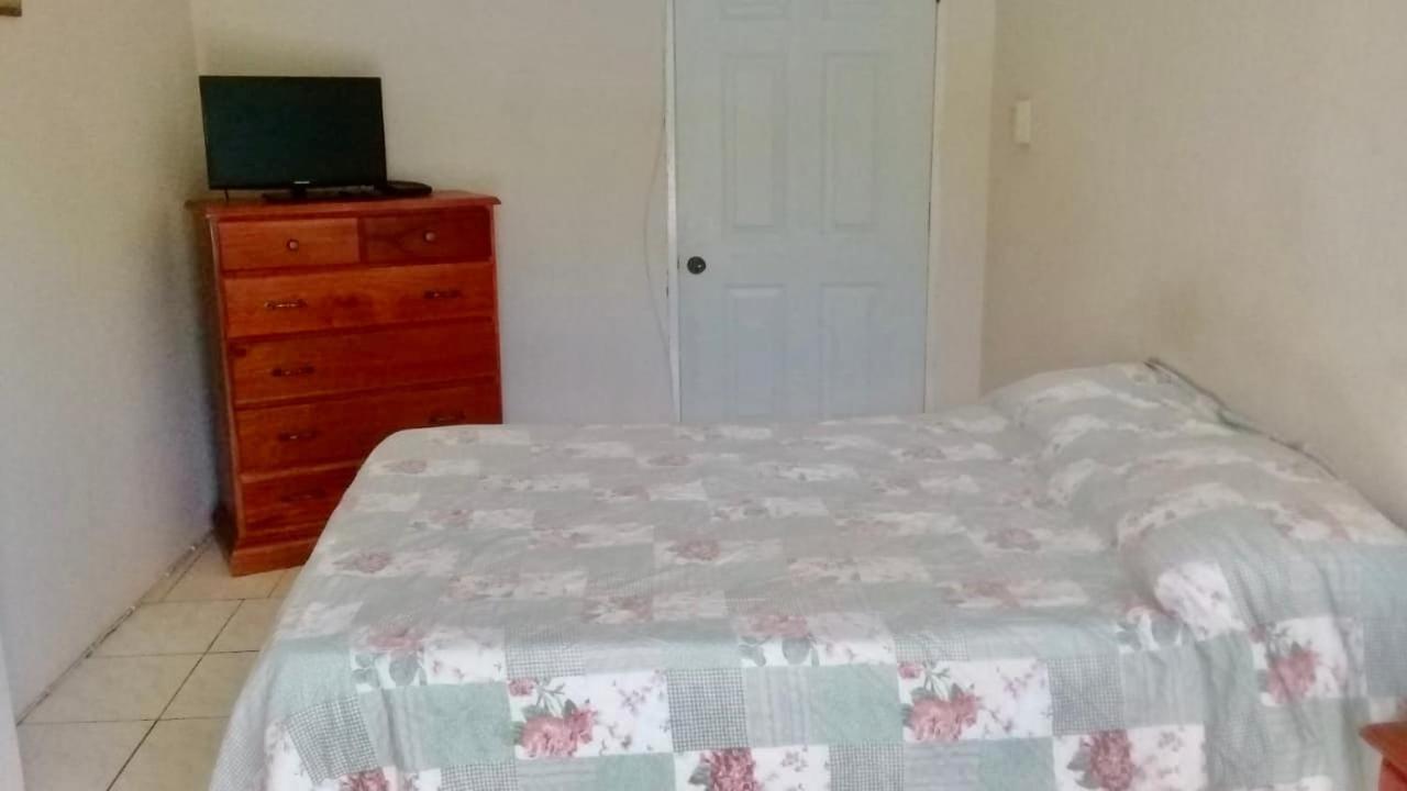 Natalie's Guest house Negril