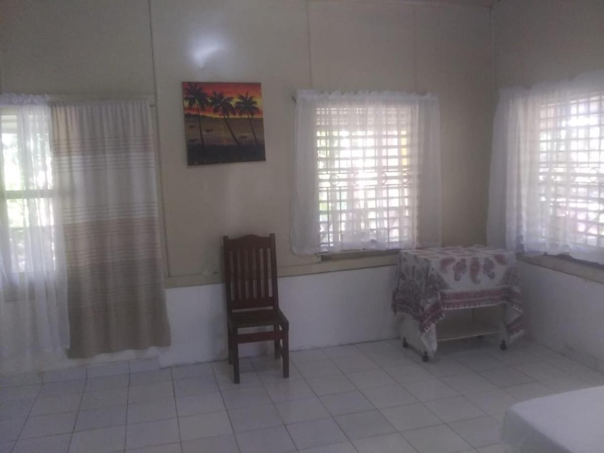 Moves Rasta Holiday home *