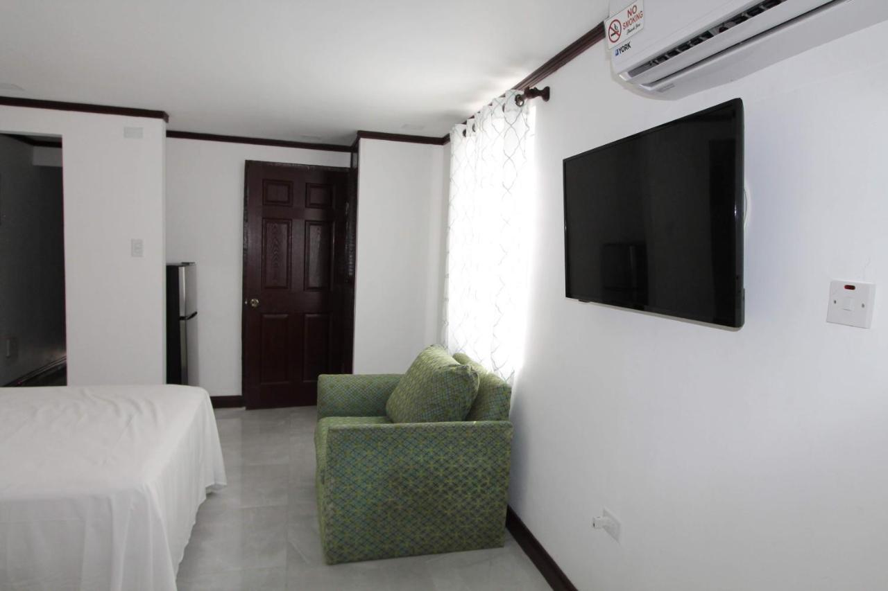 Aparthotel And Blue Seas 3*