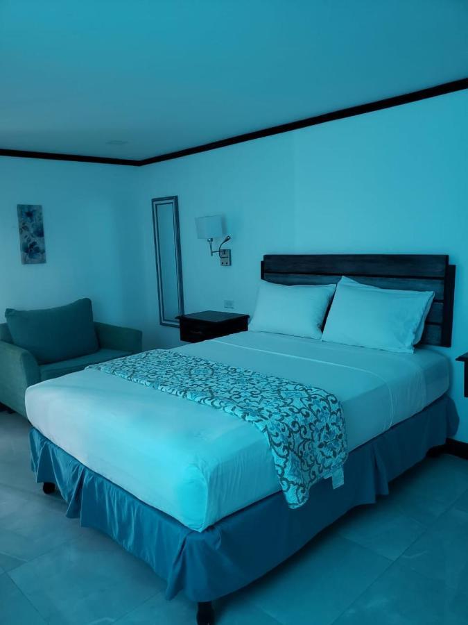 Aparthotel And Blue Seas Negril