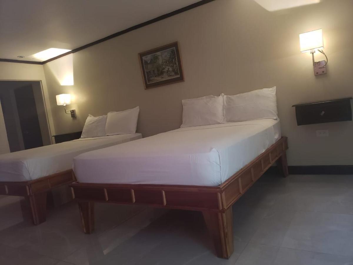 And Blue Seas 3* Negril