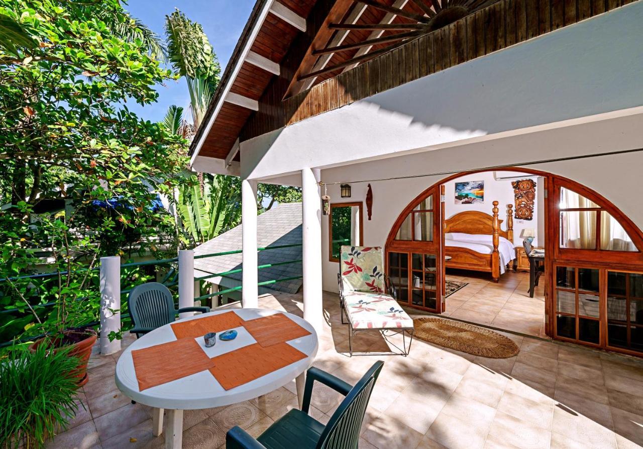 House Condos, Negril