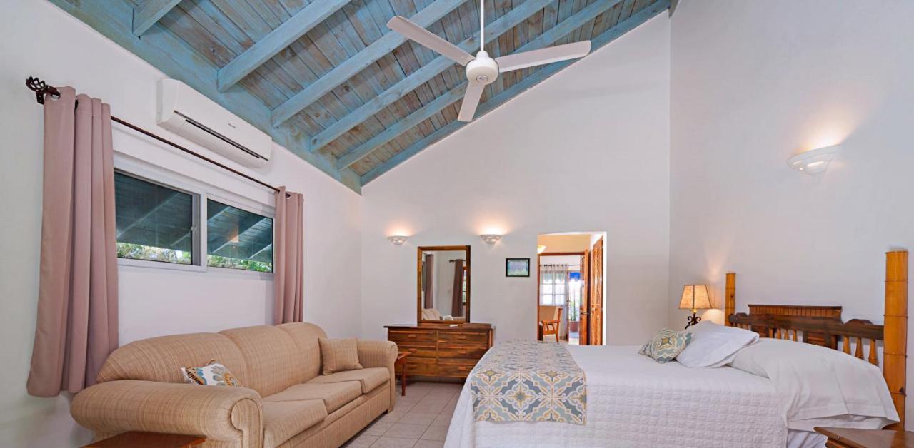 House Condos, 3*