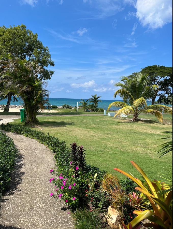 Holiday home Stunning 2 Bedroom House At Point Village
