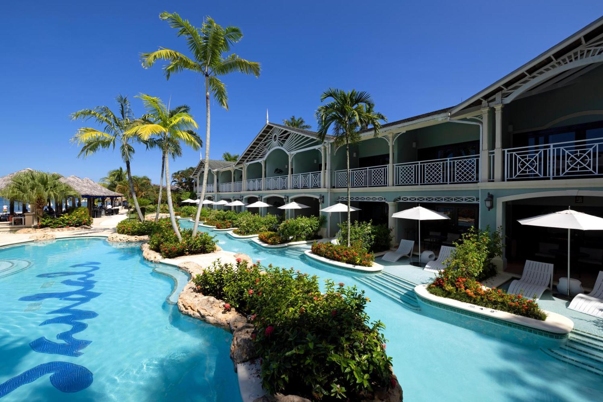 Resort Sandals And - Couples Only 5*