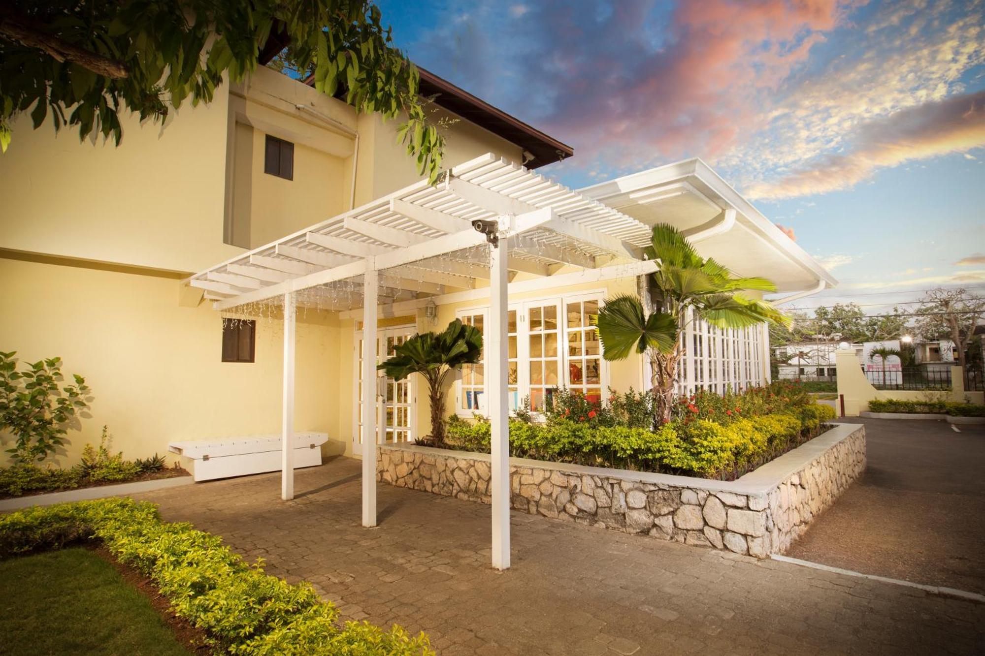 Hotel On The
