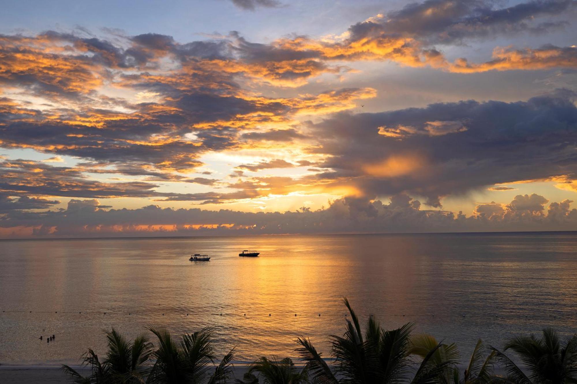 Beaches And Resort 4*