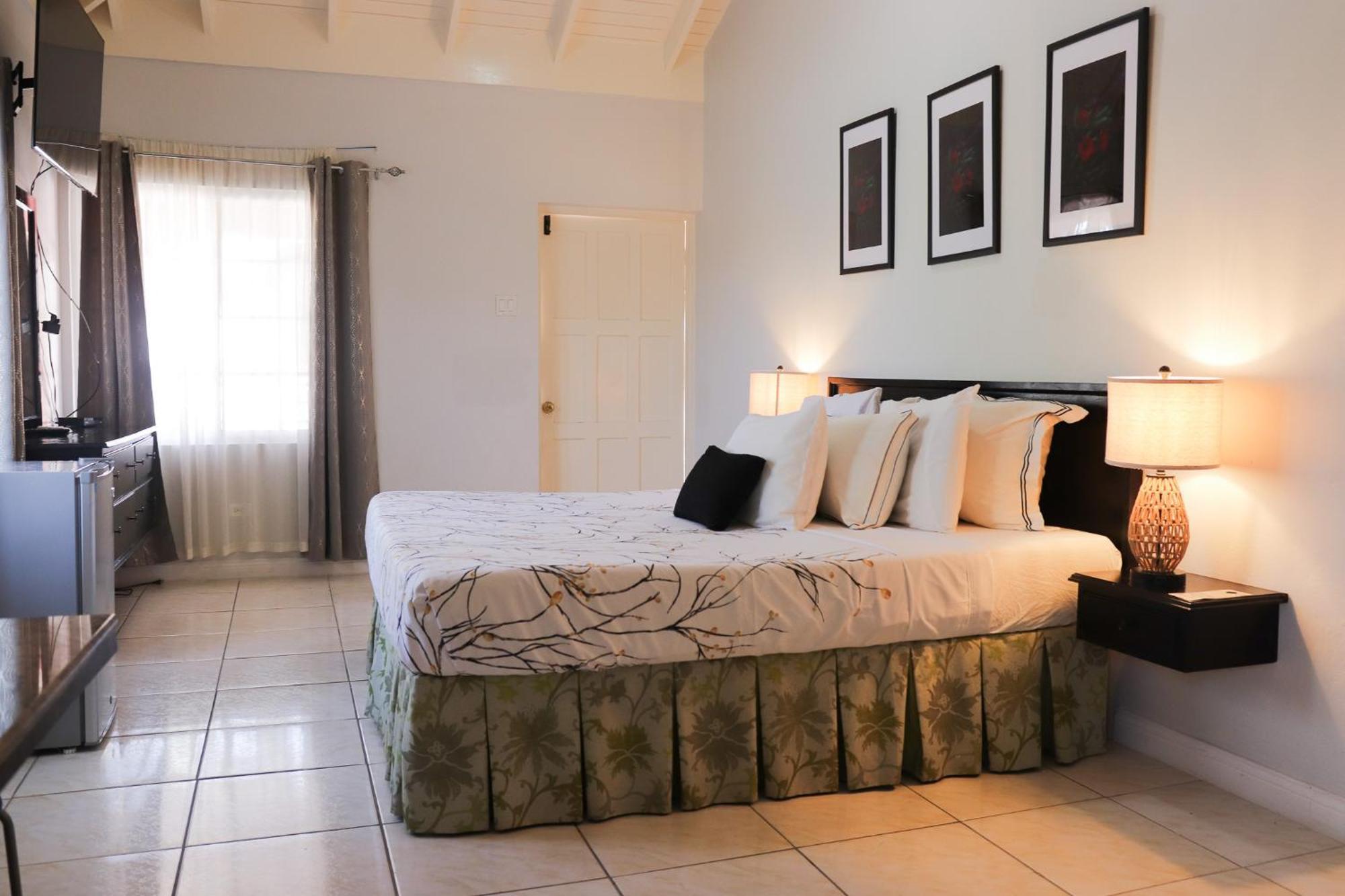 Paradise On The Rocks Hotel Negril