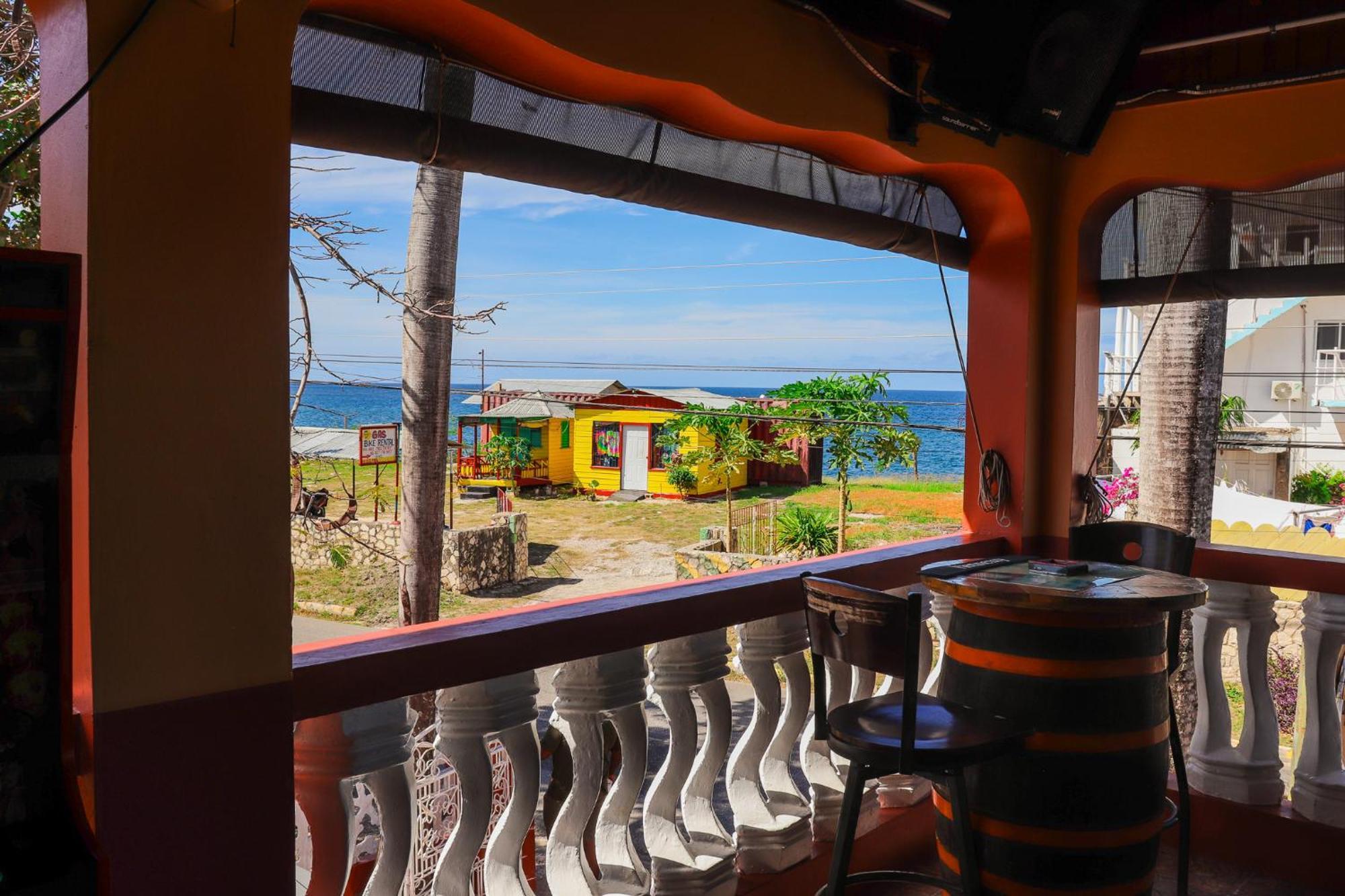 Hotel Paradise On The Rocks Negril