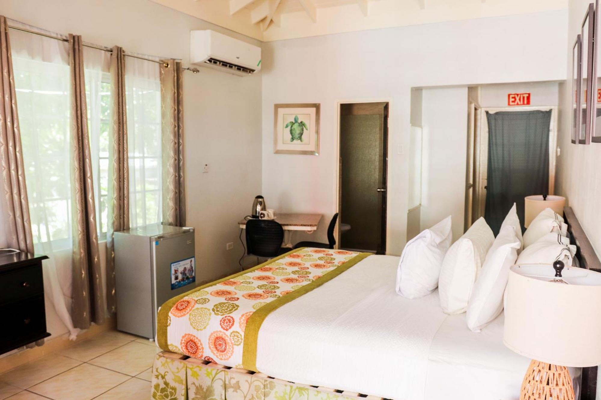 Hotel Paradise On The Rocks Negril
