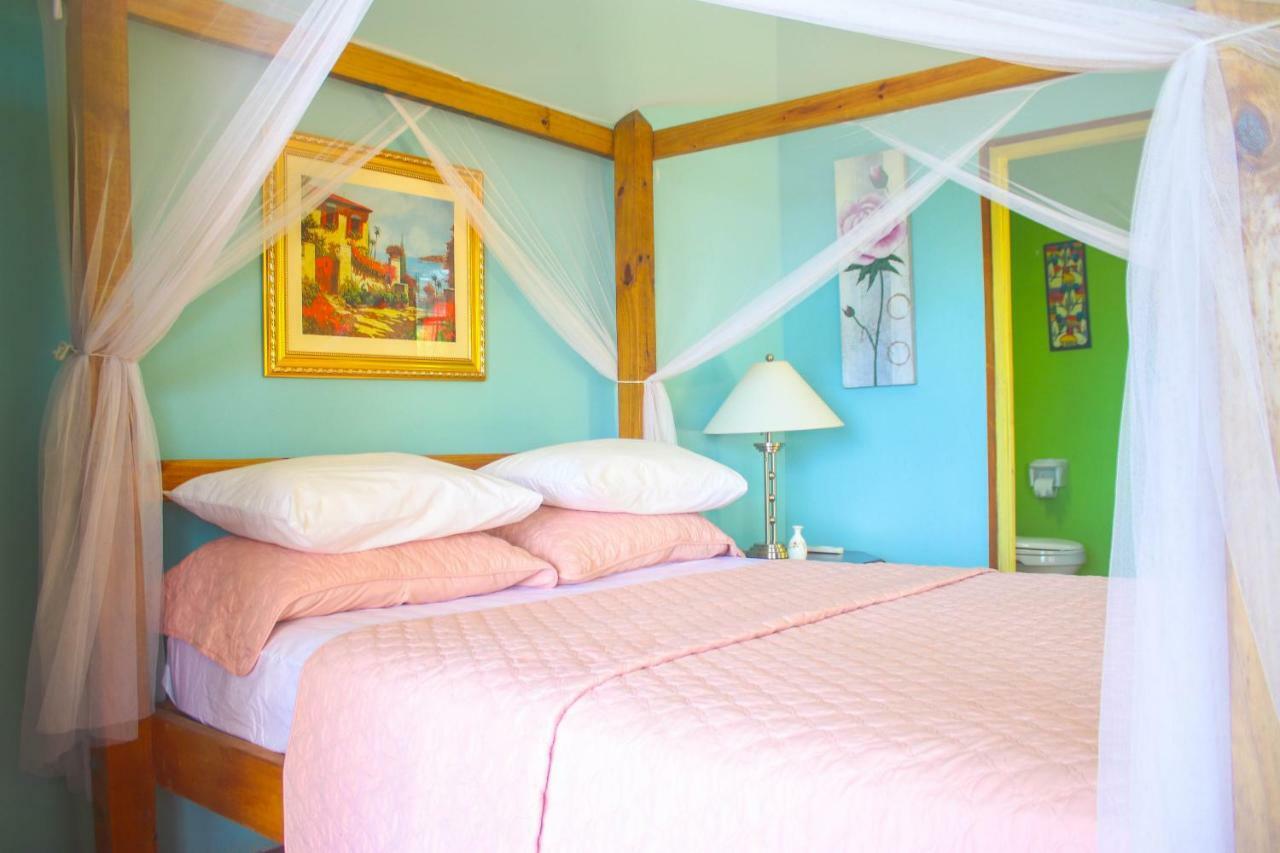 Sea Breeze #1 Holiday home