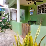 Stoney Gate Cottage -Cozy Green Bungalow With Wifi, Ac And Tv