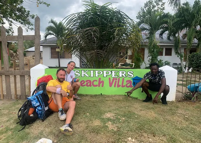 Skippers Beach Villa Am Camp Site