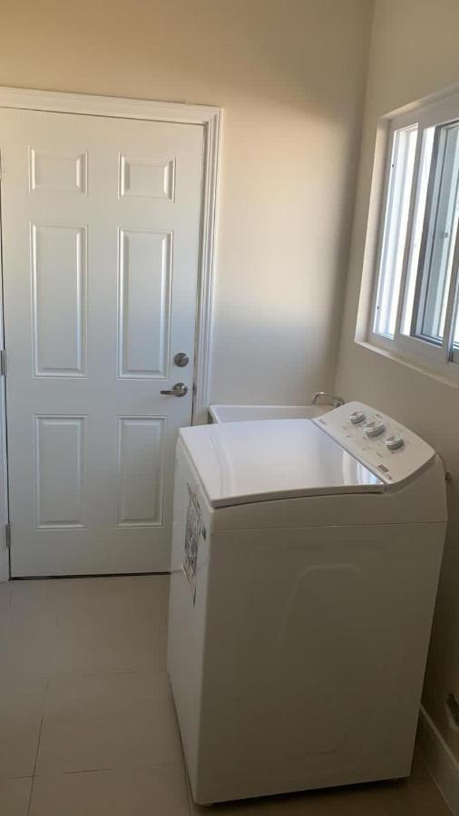 Ocean Pointe Holidays-lucea, Hanover Apartment