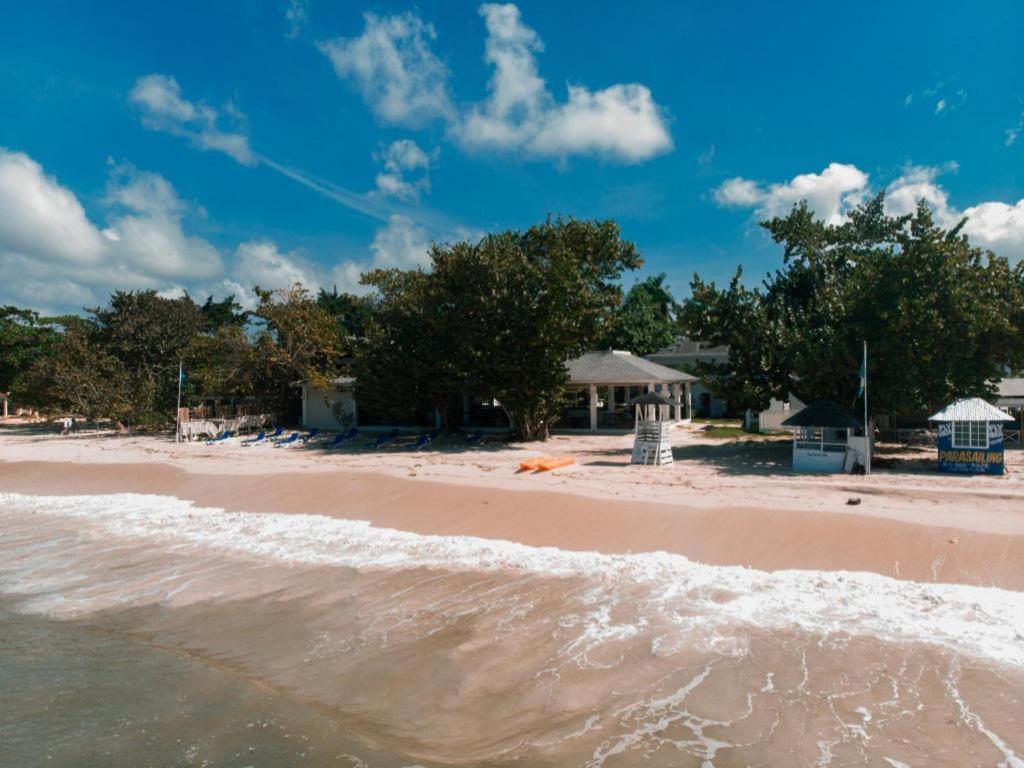 Merrils Deluxe 2* Negril