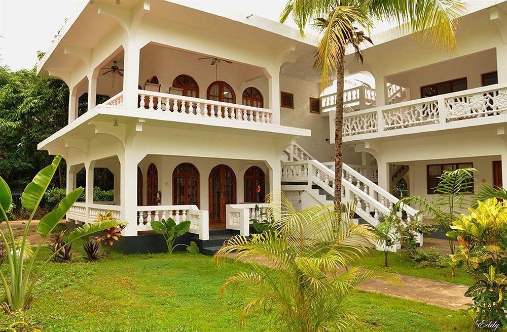 Hotel Pure Oasis