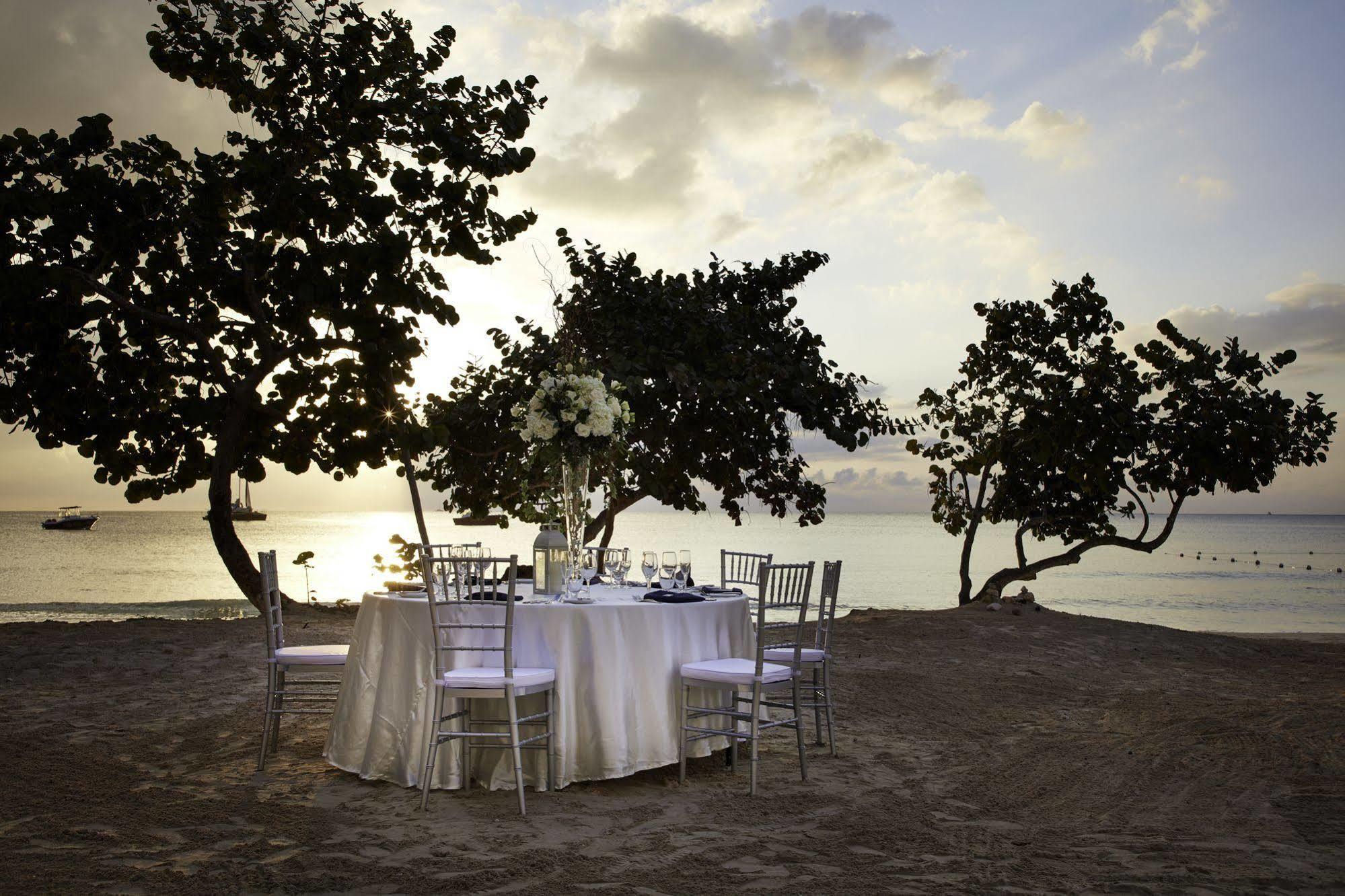 Seashore Bay Beach Hotel 4*