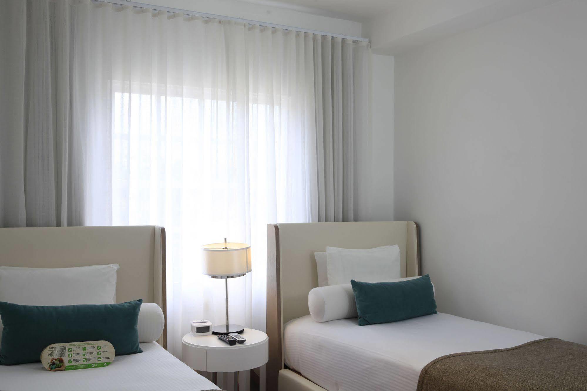 Seashore Bay Beach Hotel