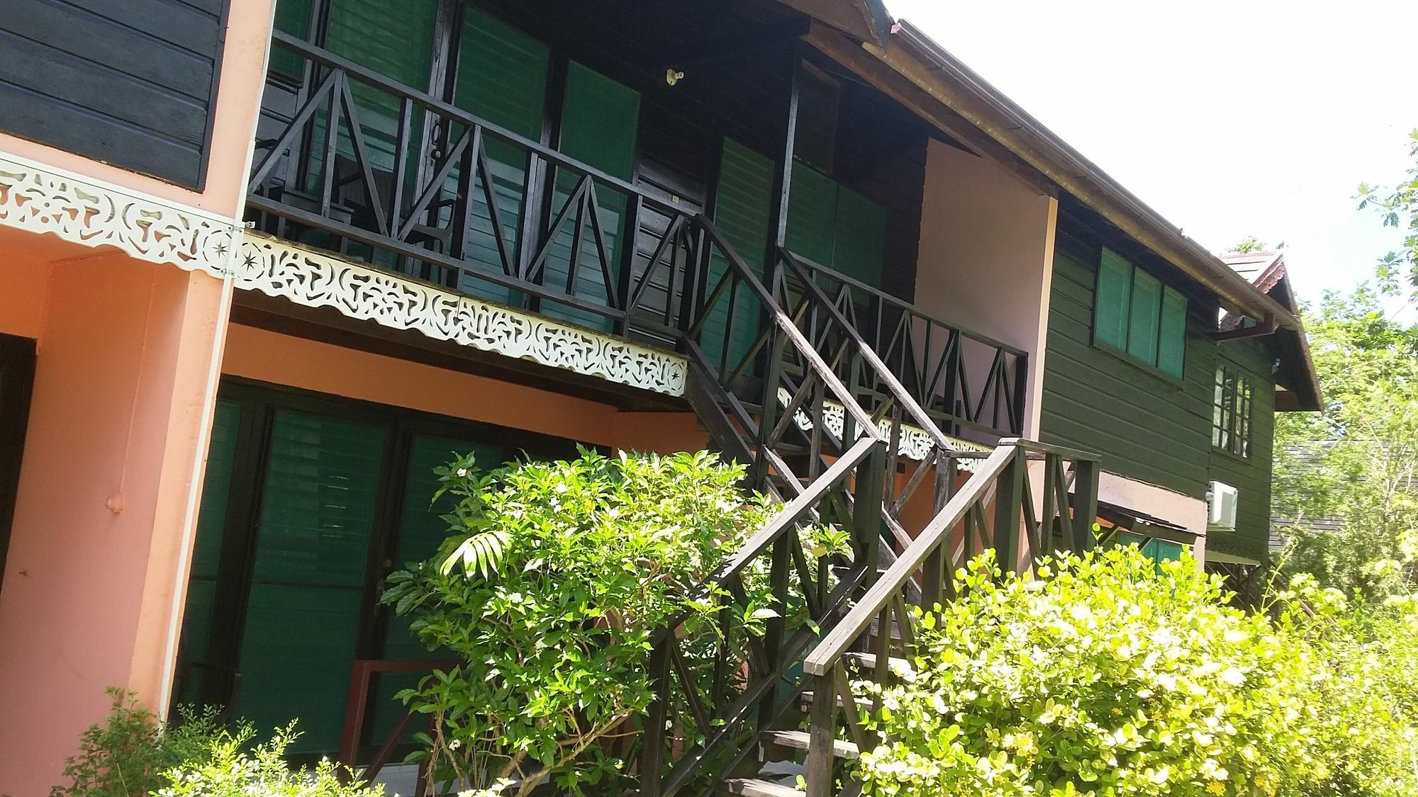 Hotel Firefly 4*