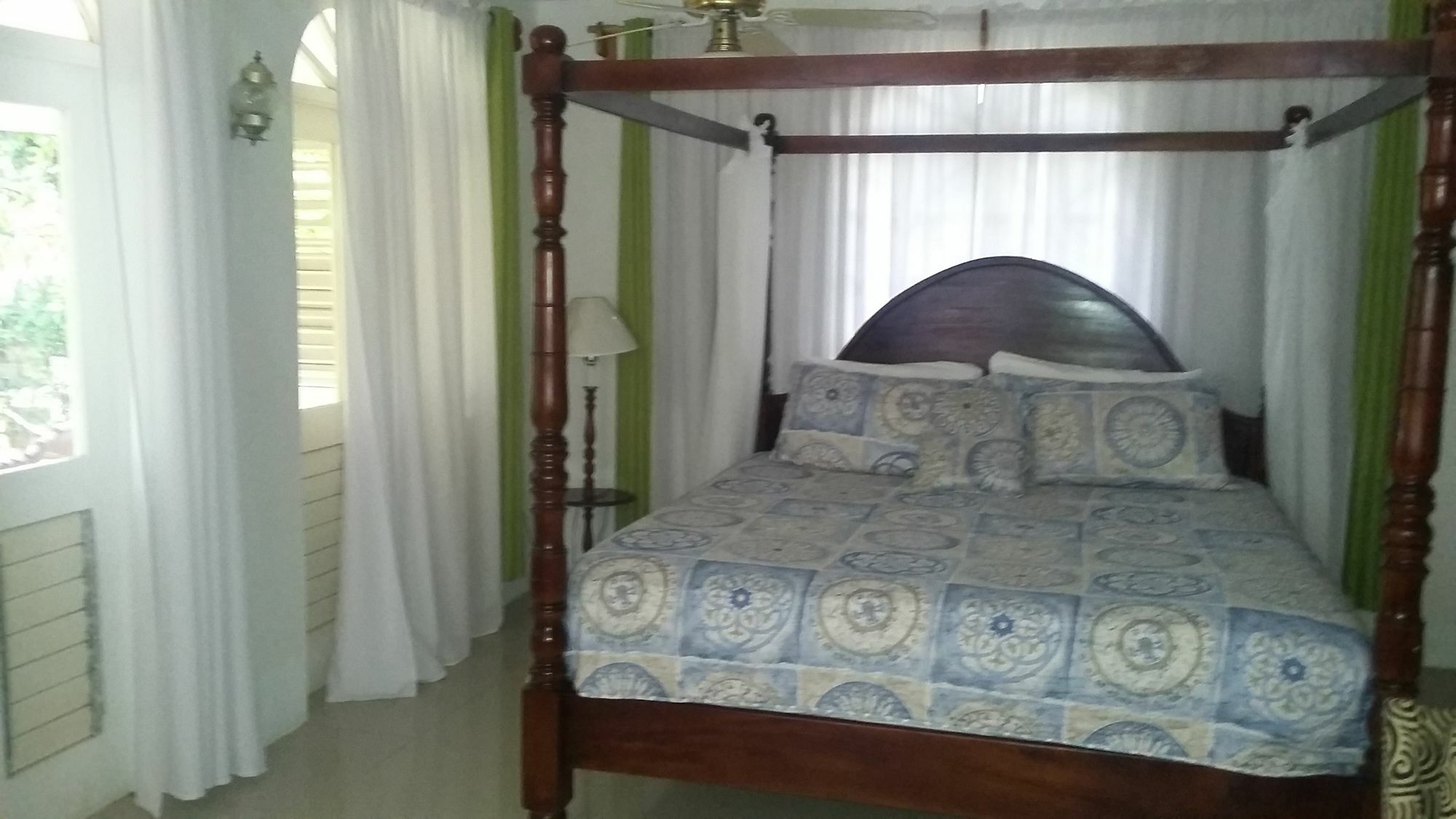 Firefly Hotel 4*