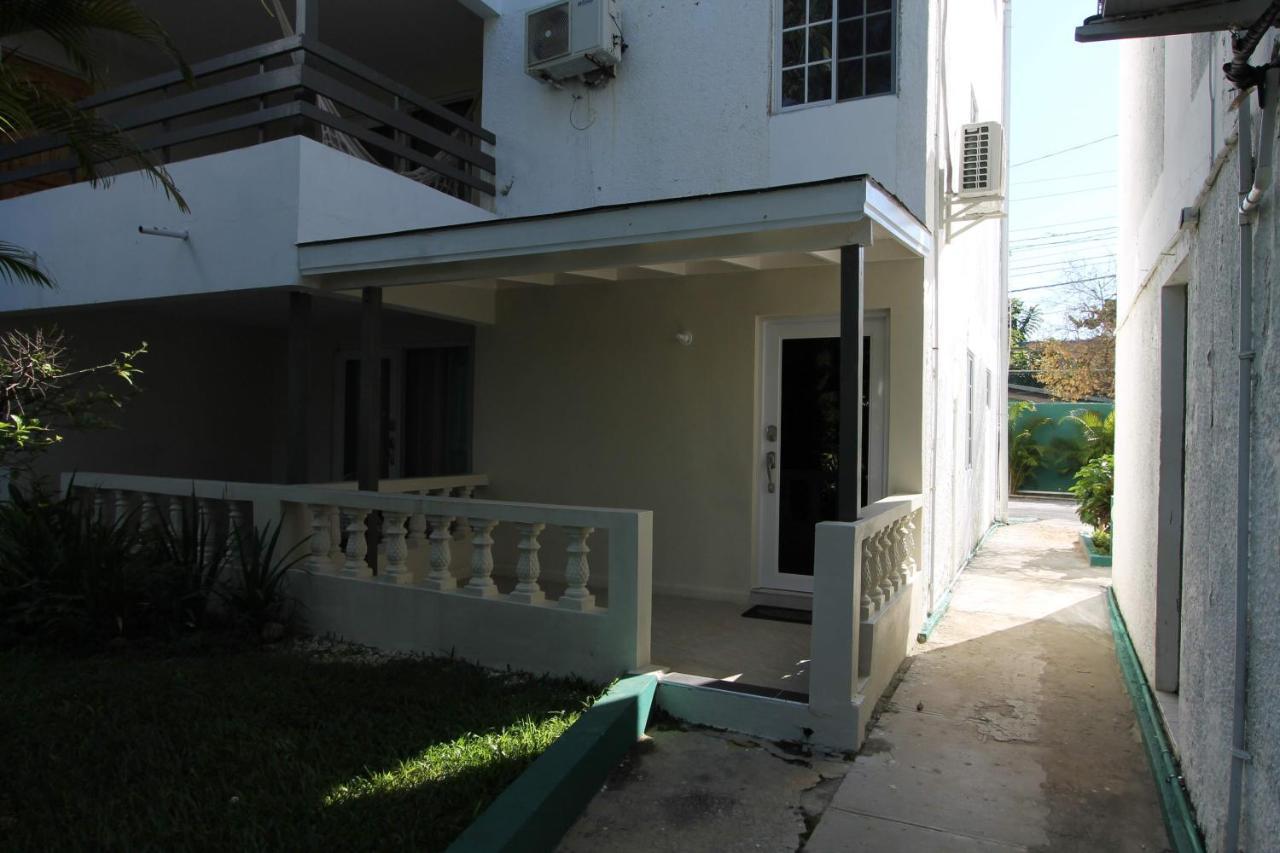 And Blue Seas 3* Negril